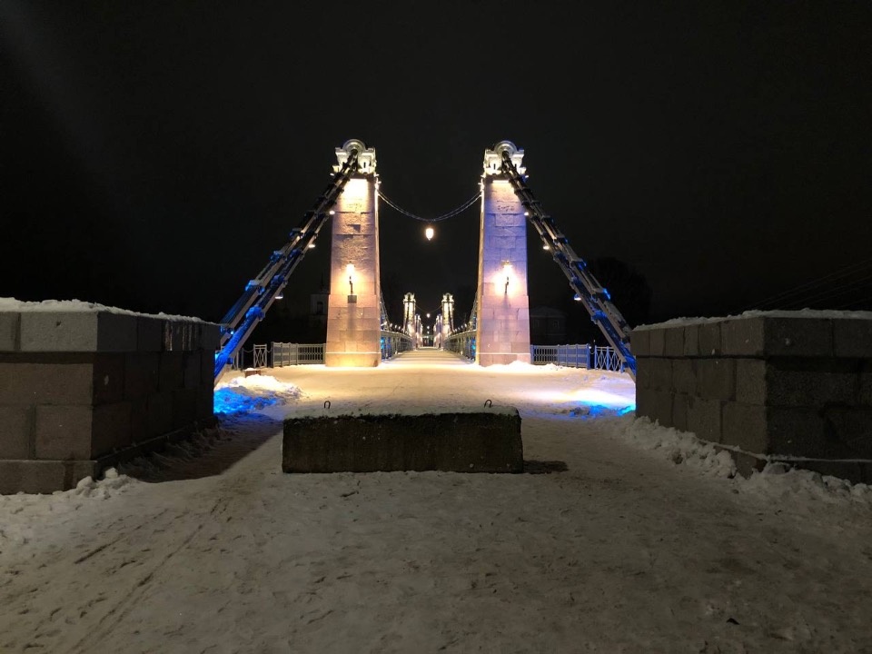 Перед въездом на подвесные мосты в Острове появились железобетонные блоки Перед въездом на подвесные мосты в Острове появились железобетонные блоки