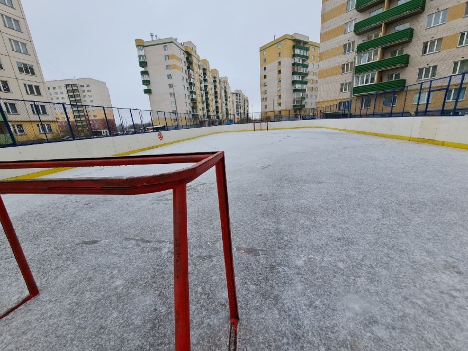 Бесплатный каток открылся на улице Владимирской в Псковском районе