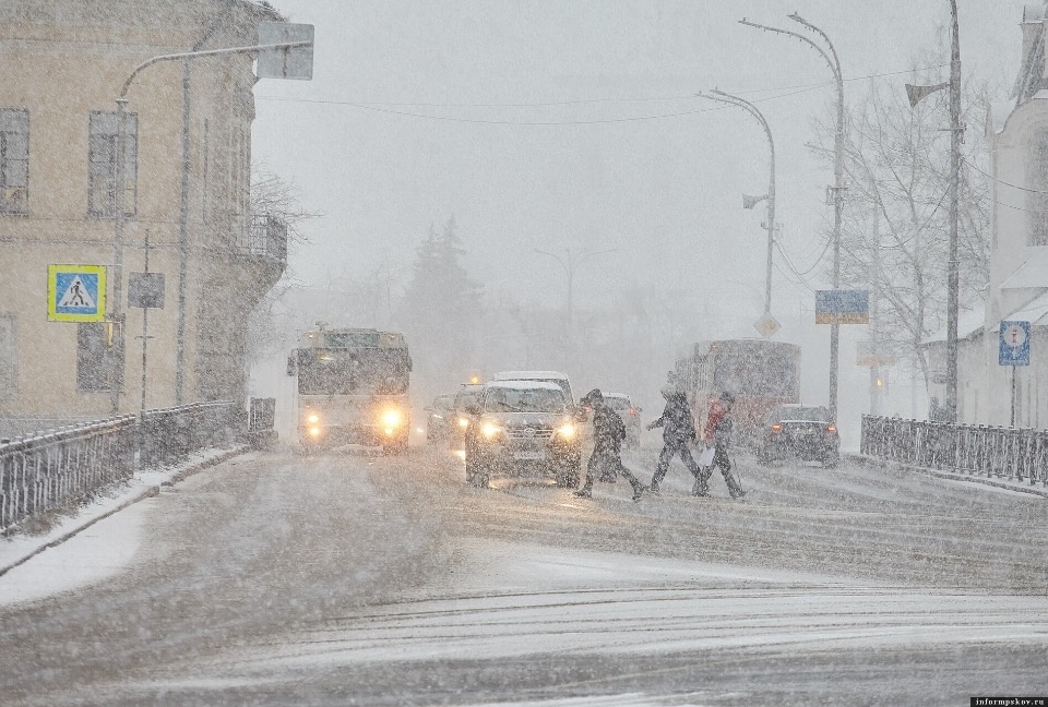 Председатель комитета по транспорту рассказал об уборке дорог в Псковской области Председатель комитета по транспорту рассказал об уборке дорог в Псковской области