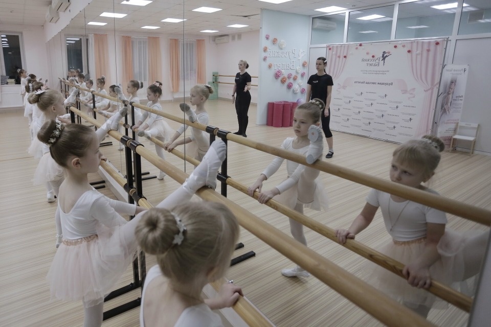 Пяточки дружат - носочки поссорились