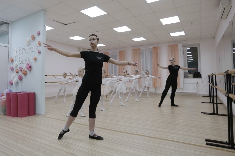 Пяточки дружат - носочки поссорились