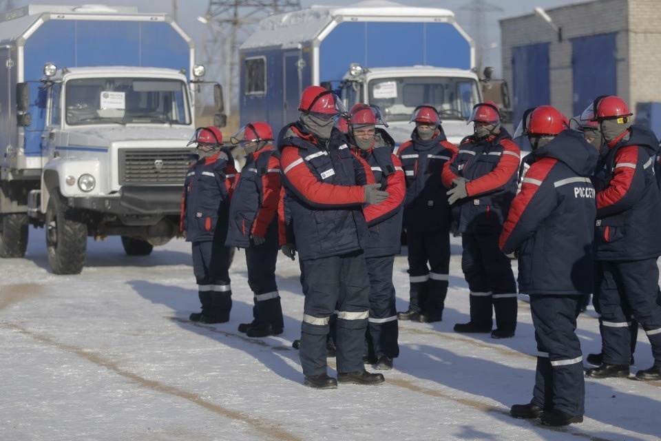 Новые автомобили получили лучшие бригады Псковского филиала «Россети Северо-Запад» 
