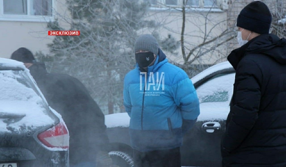 Сотрудник комитета по управлению государственным имуществом в Псковской области подозревается в коррупции