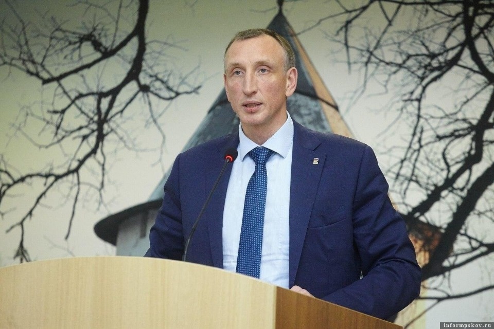 Александр Козловский поздравил с трехлетием псковский завод «Титан-Полимер»