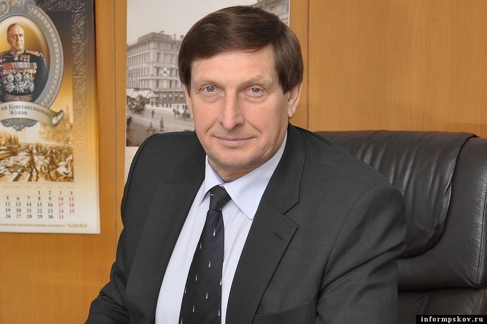 Глава Великих Лук ушел на самоизоляцию из-за COVID-19