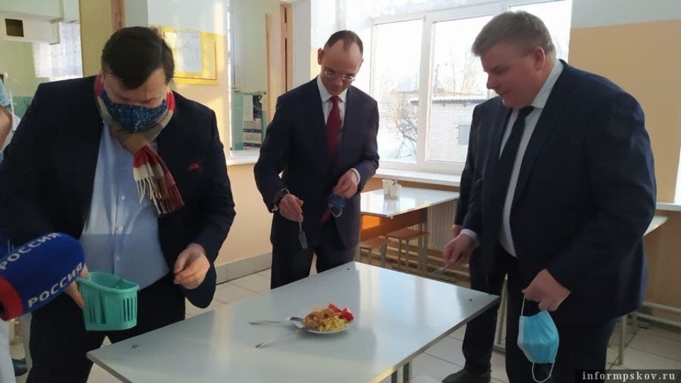 Дмитрий Глушко посетил Моглинскую школу в поселке Неелово