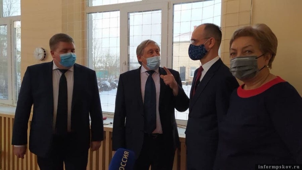 Дмитрий Глушко посетил Моглинскую школу в поселке Неелово