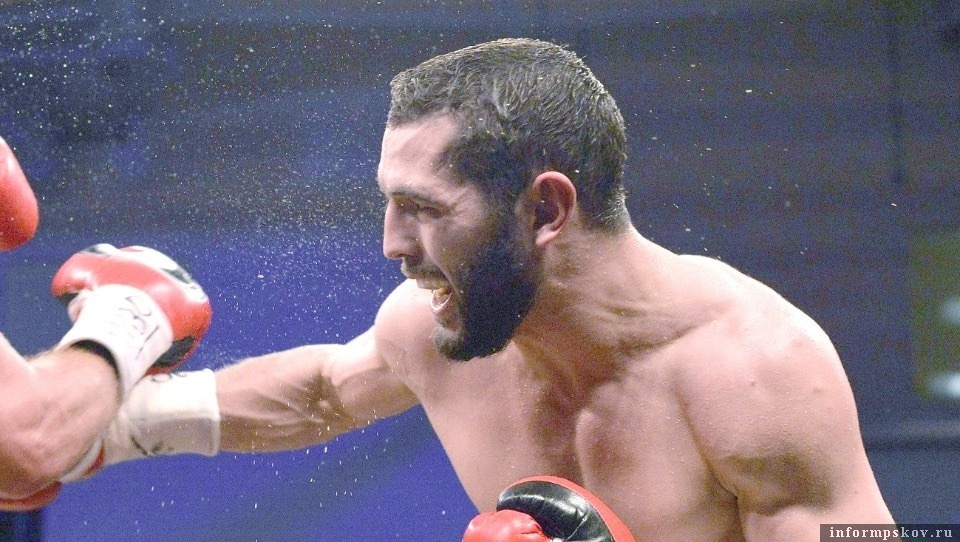 Боксёр из Пскова Артур Акавов рассчитывает побороться за чемпионский пояс