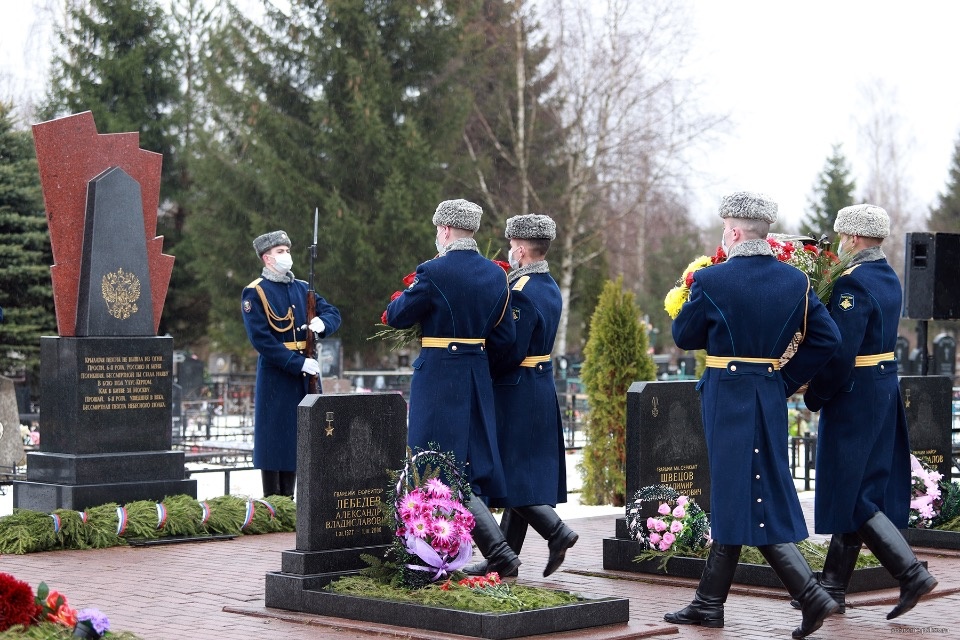 В Пскове почтили память десантников 6-й роты
