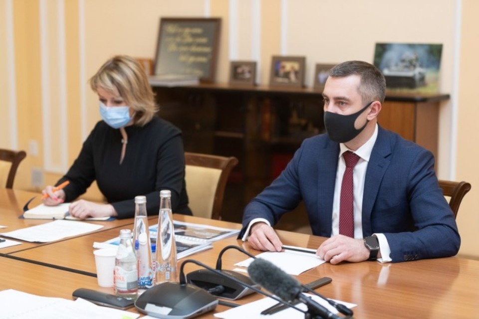 Реализацию цифровых проектов в Псковской области обсудили Михаил Ведерников и Александр Логинов