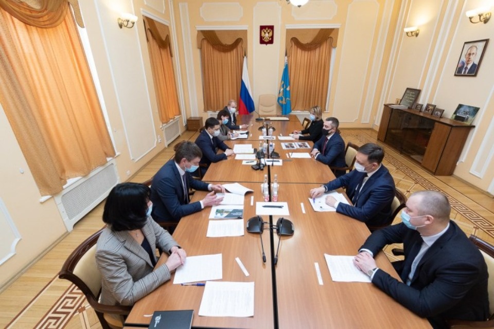 Реализацию цифровых проектов в Псковской области обсудили Михаил Ведерников и Александр Логинов