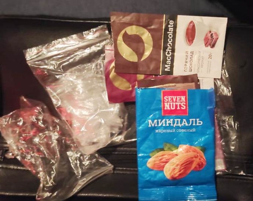 Двух наркокурьеров задержали полицейские в Пскове