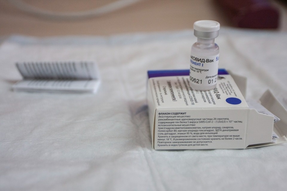 На заводе «Титан-Полимер» прошла выездная вакцинация от коронавируса