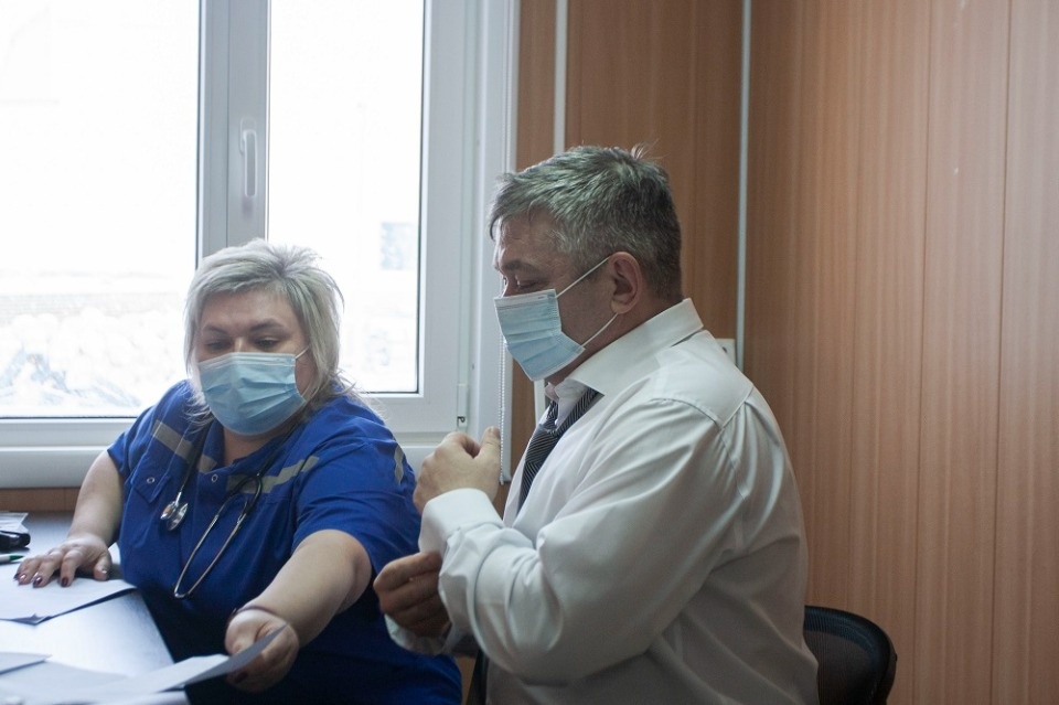 На заводе «Титан-Полимер» прошла выездная вакцинация от коронавируса