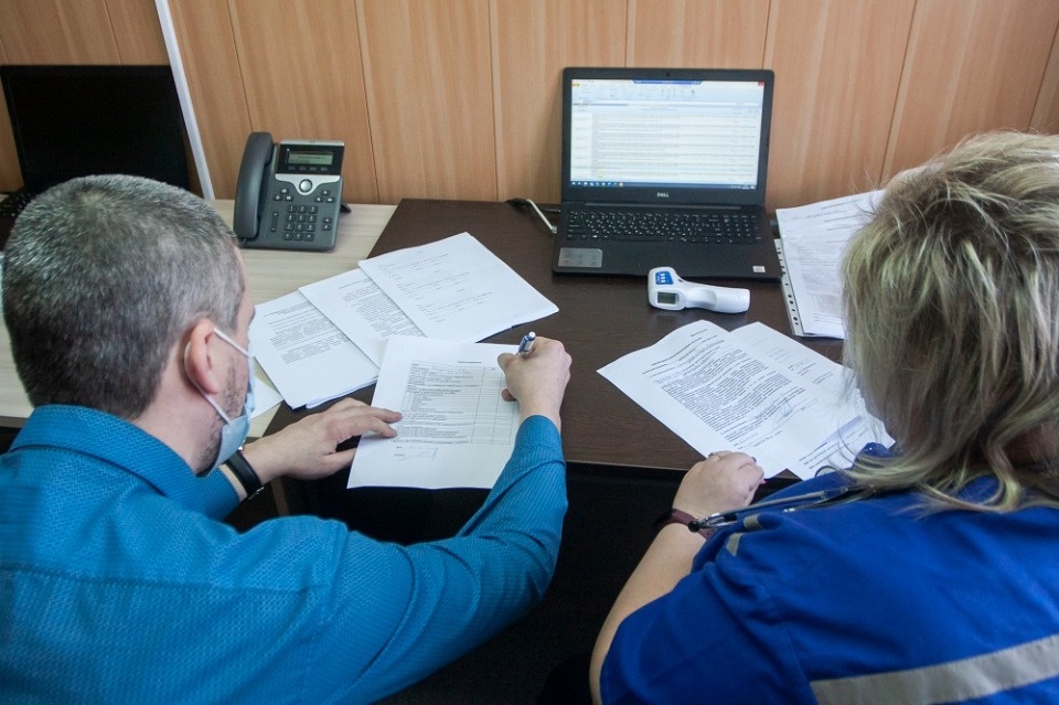 На заводе «Титан-Полимер» прошла выездная вакцинация от коронавируса