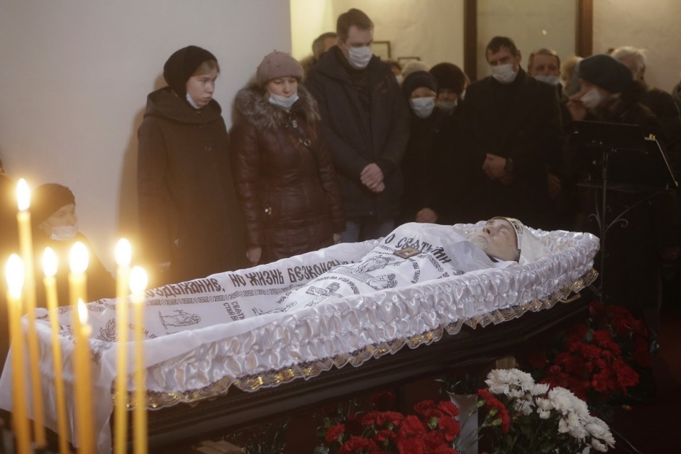 Простились Простились