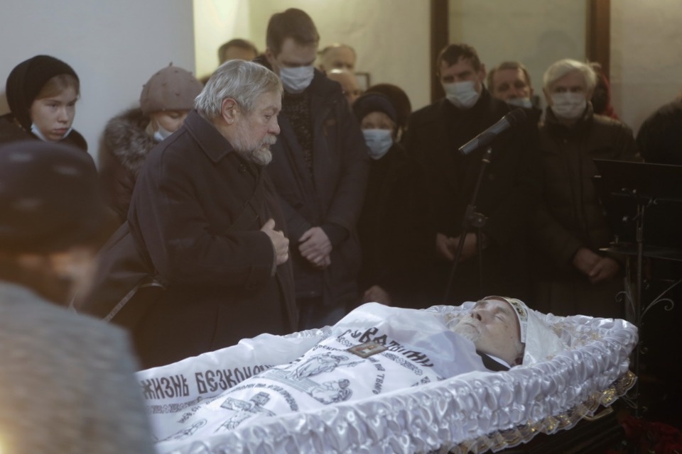 Простились Простились