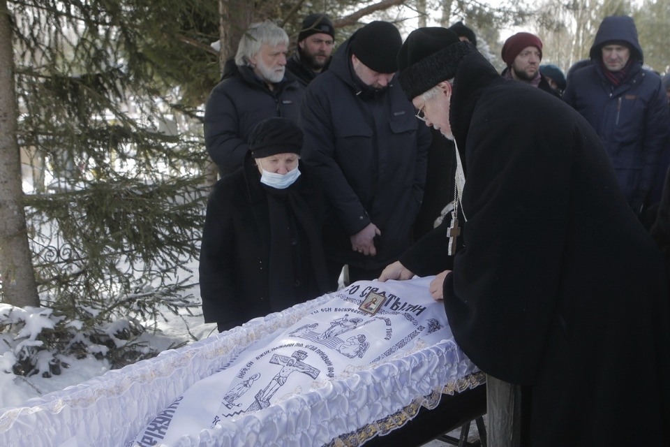 Простились Простились