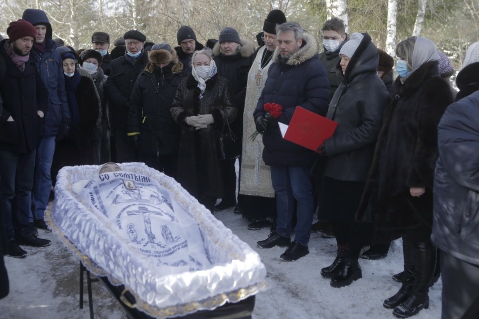 Простились Простились