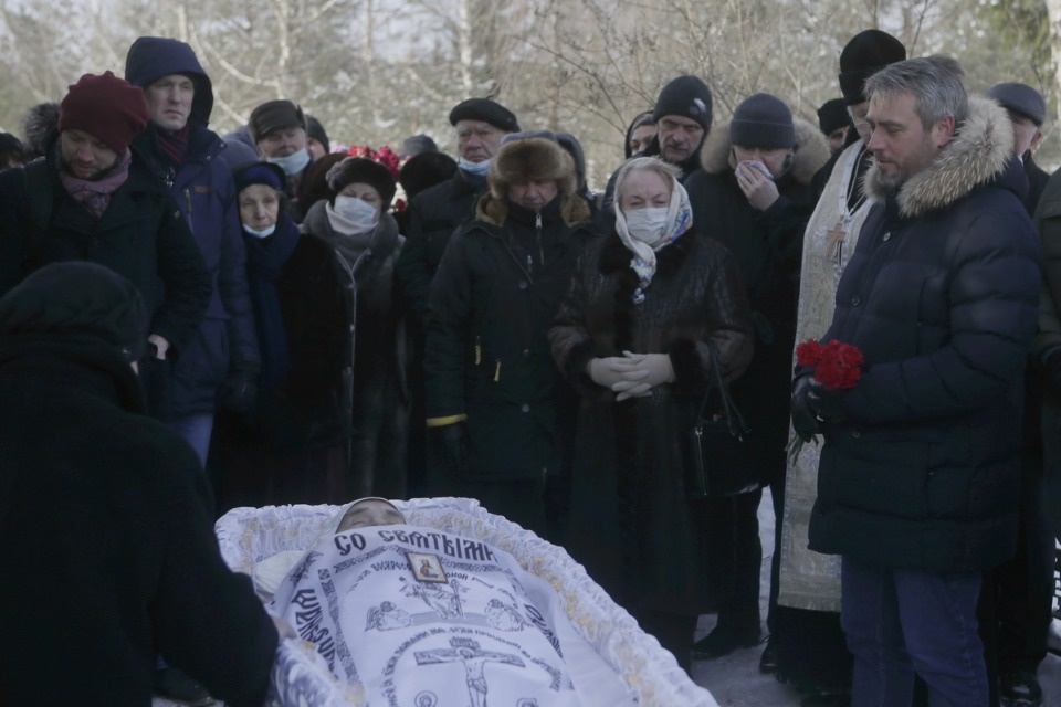Простились Простились