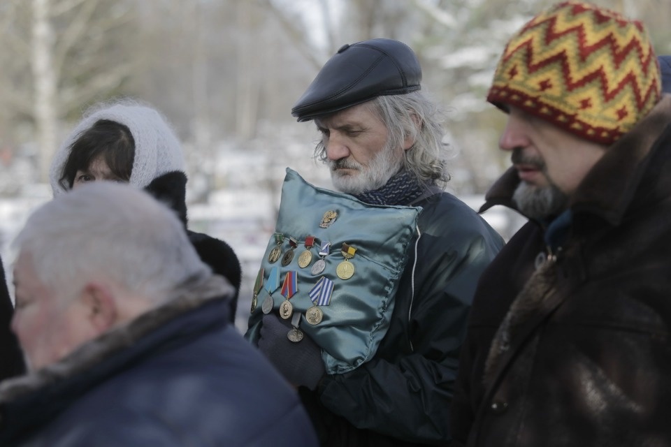 Простились Простились