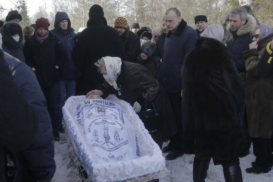 Простились Простились