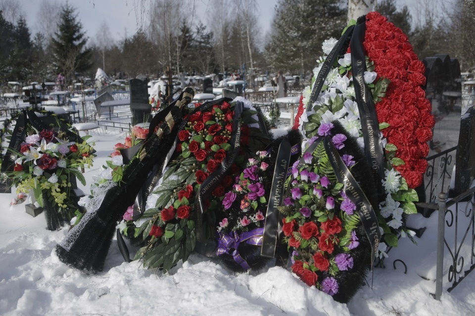 Простились Простились