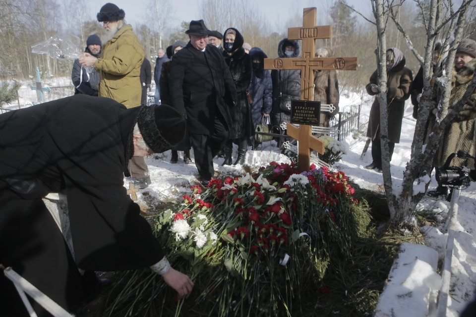 Простились Простились