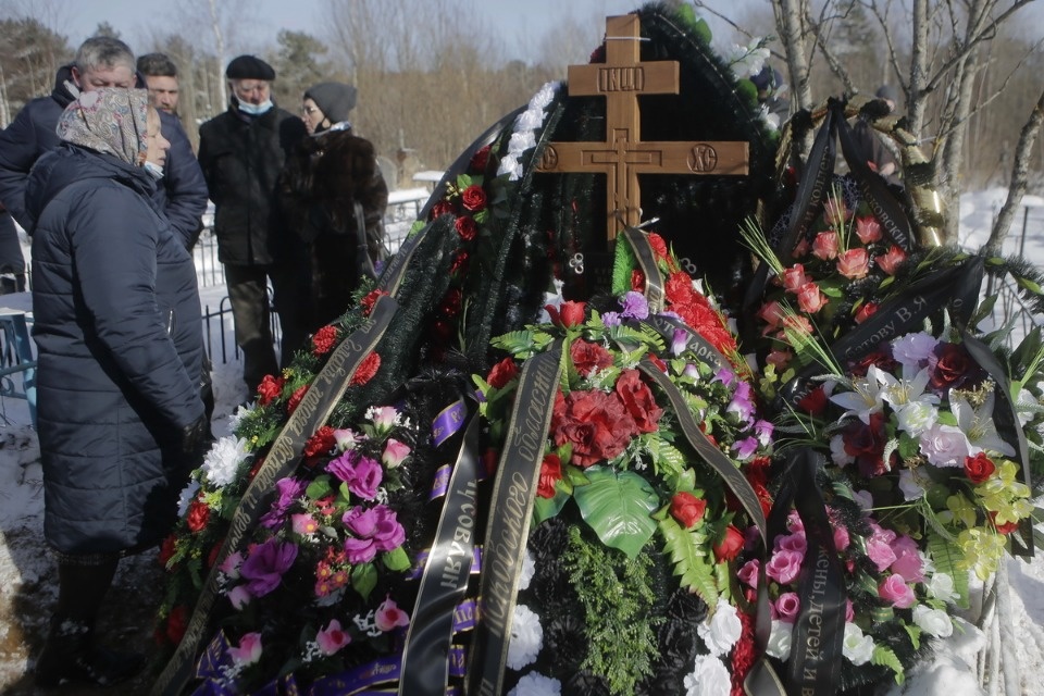 Простились Простились