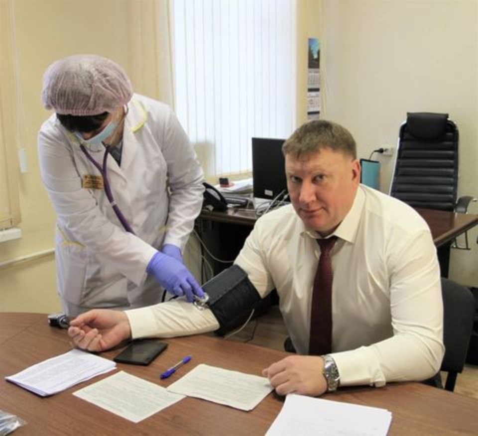 Глава администрации Пскова привился первым компонентом вакцины от COVID-19