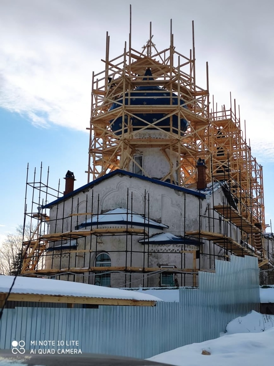 Реставрацию храма Михаила Архангела в Гдовском районе планируется закончить до конца года