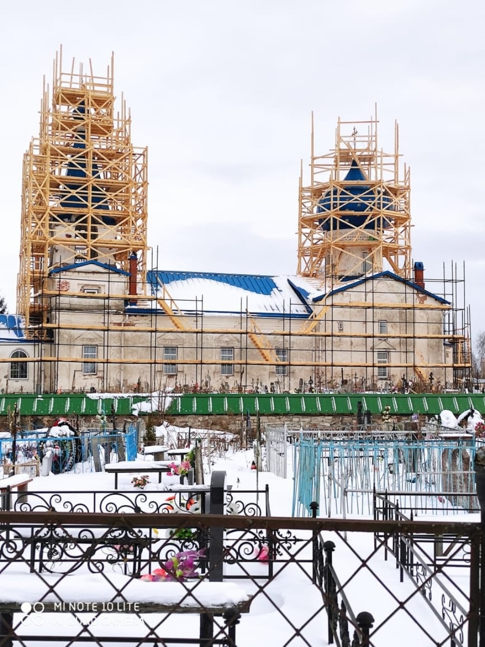 Реставрацию храма Михаила Архангела в Гдовском районе планируется закончить до конца года