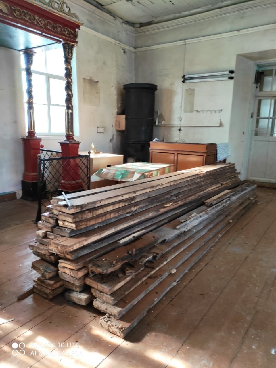 Реставрацию храма Михаила Архангела в Гдовском районе планируется закончить до конца года