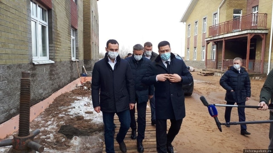 Михаил Ведерников поручил запараллелить работы по строительству соцгородка