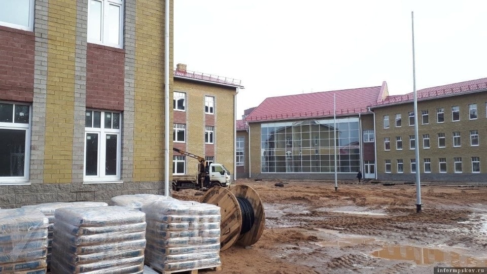 Михаил Ведерников поручил запараллелить работы по строительству соцгородка