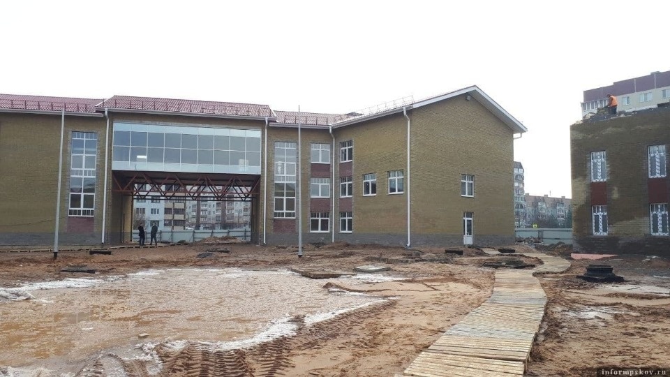 Михаил Ведерников поручил запараллелить работы по строительству соцгородка