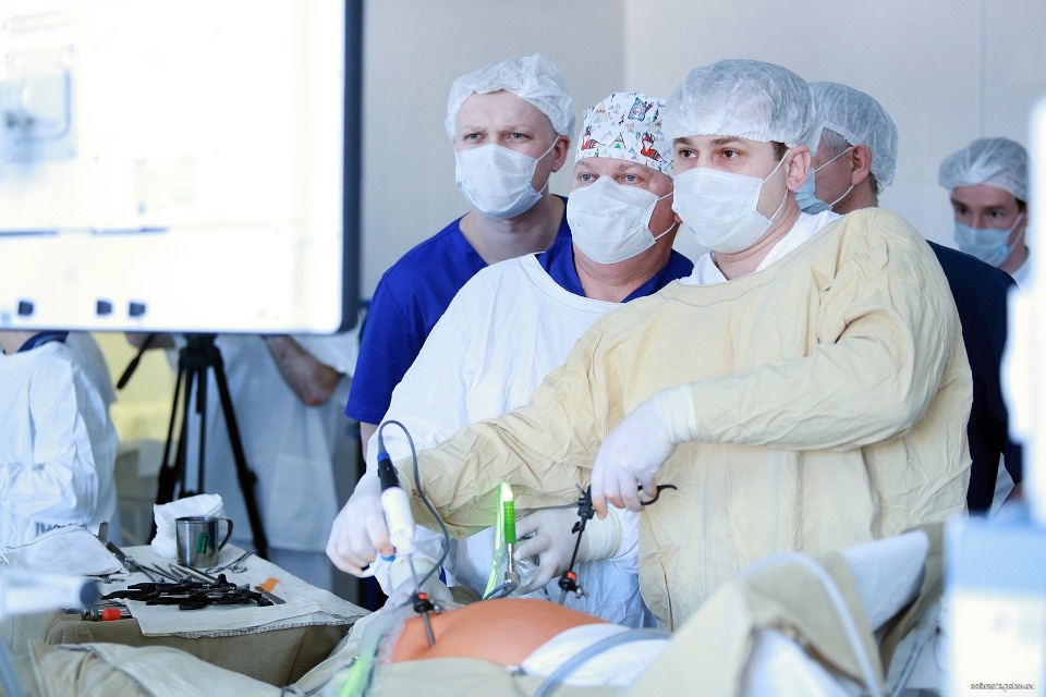 Новое оборудование для удаления опухолей апробируют в Псковской области