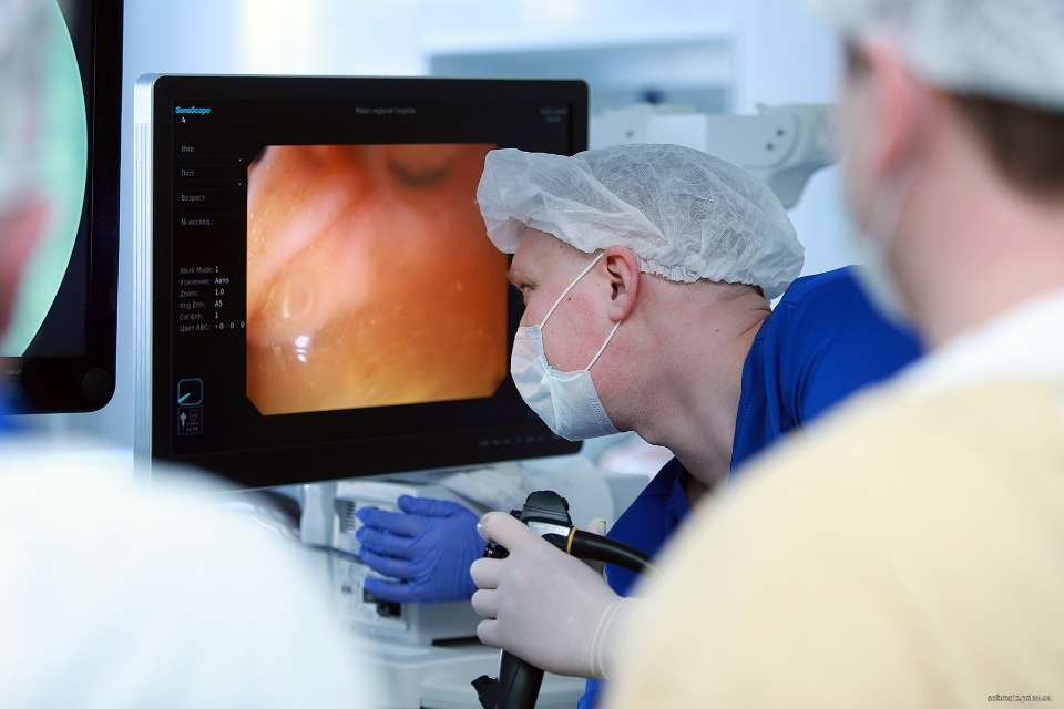 Новое оборудование для удаления опухолей апробируют в Псковской области