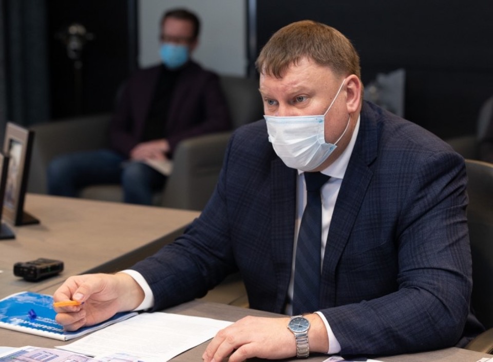 Михаил Ведерников поручил руководству Пскова составить график приведения в порядок рекламных конструкций