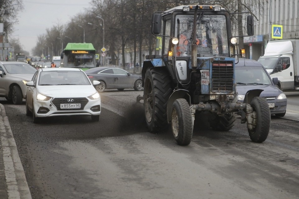 На 210 тысяч жителей Пскова приходится 115 тысяч автомобилей