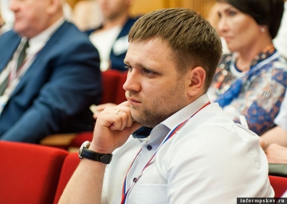 По подозрению в вовлечении в занятие проституцией задержан экс-глава псковской «Родины»