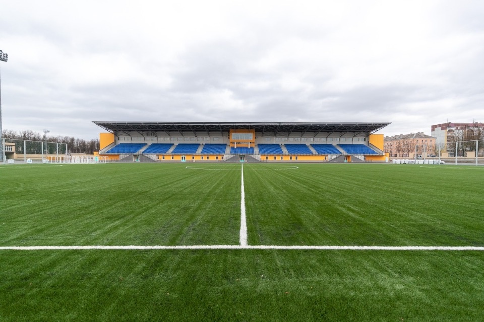 Михаил Ведерников поручил завершить реконструкцию стадиона «Машиностроитель» к началу лета