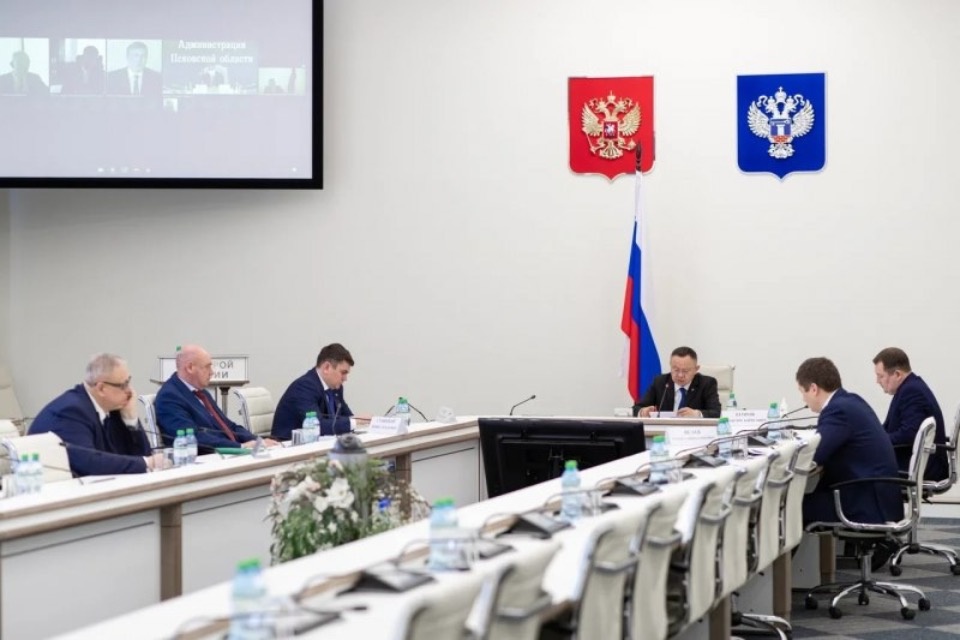 Глава Минстроя России поручил проработать комплексный план модернизации инфраструктуры Псковской области 