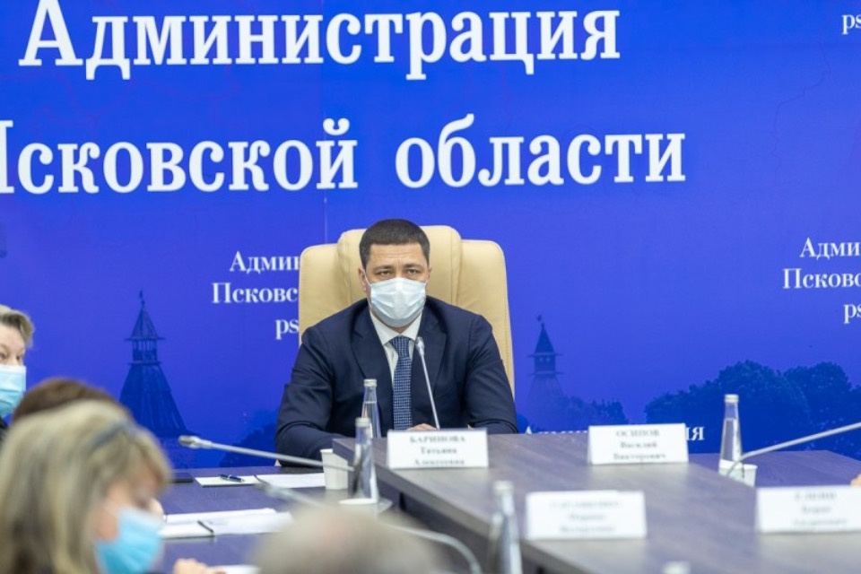 Глава Минстроя России поручил проработать комплексный план модернизации инфраструктуры Псковской области 