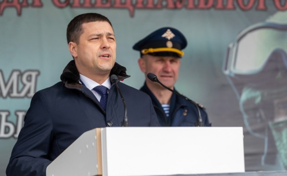 Михаил Ведерников вручил госнаграды бойцам специального назначения