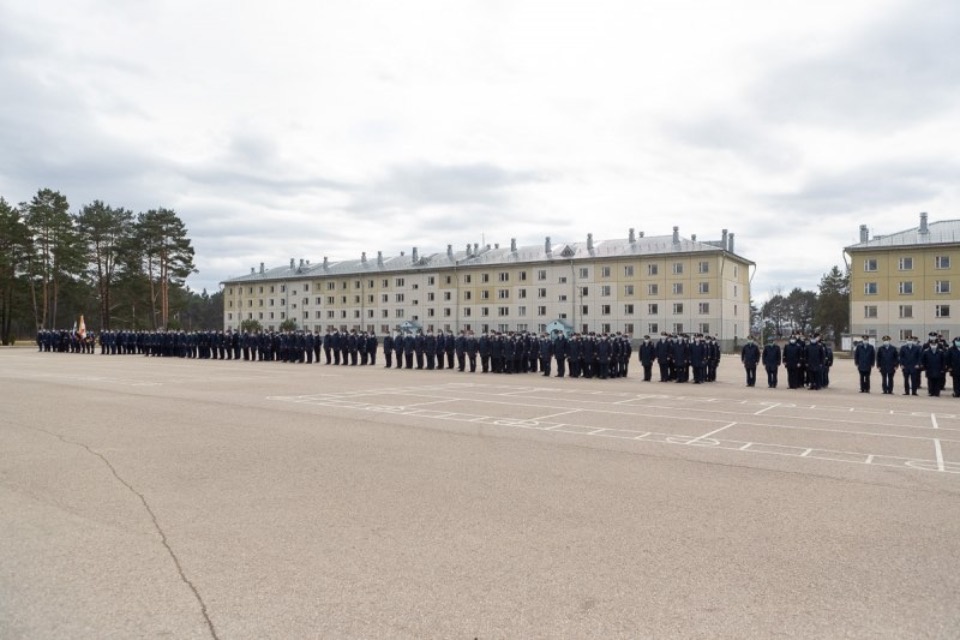 Михаил Ведерников вручил госнаграды бойцам специального назначения