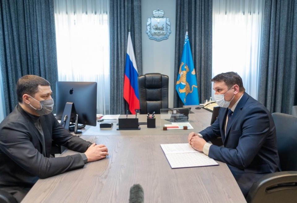 Губернатор поручил главе Куньинского района определить нуждающиеся в ремонте учреждения 