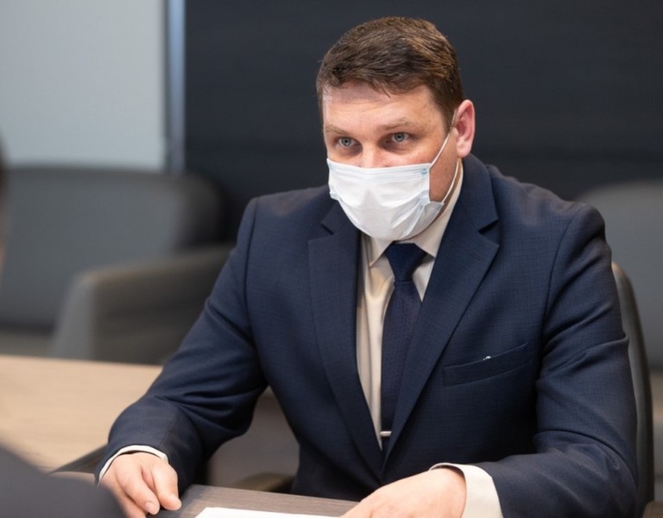 Губернатор поручил главе Куньинского района определить нуждающиеся в ремонте учреждения 