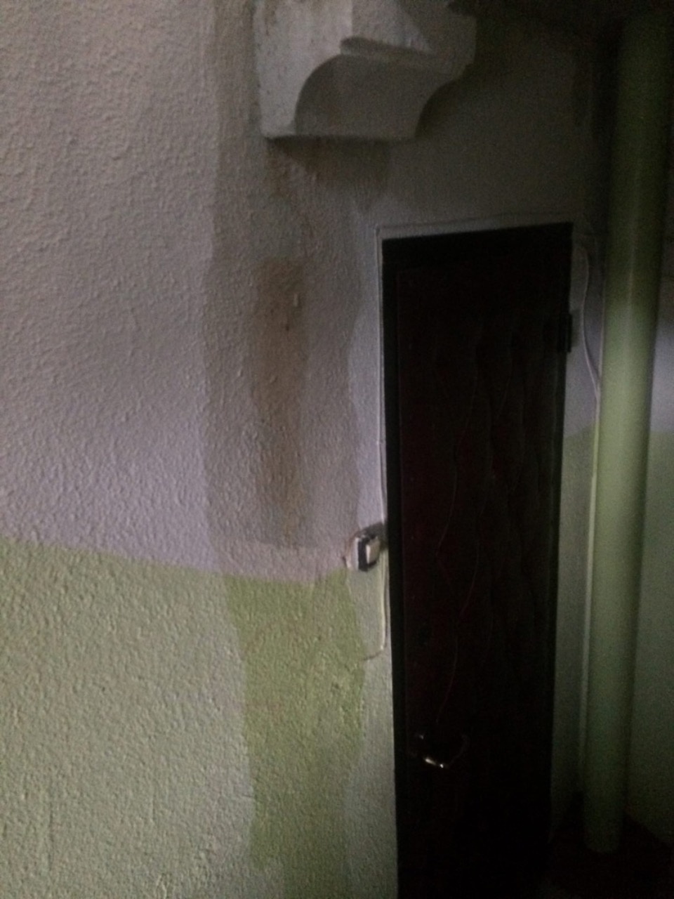 Дом в Печорах залило во время капитального ремонта