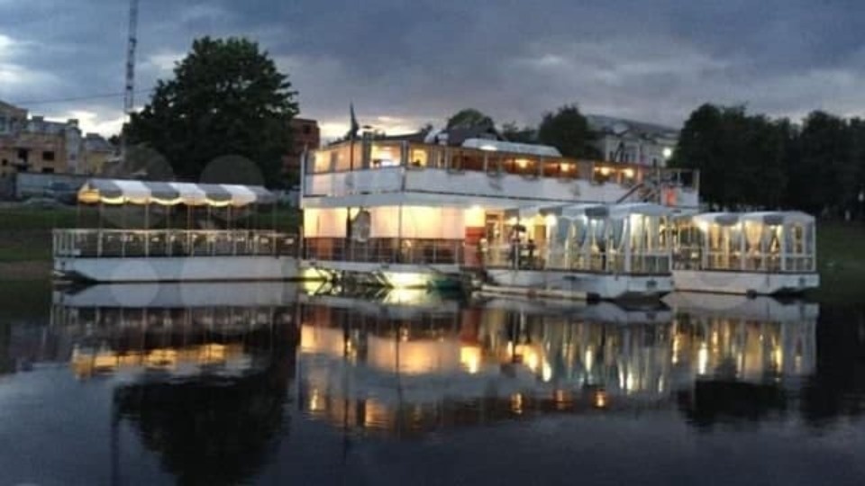 Водное кафе «Чайка» выставлено на продажу в Пскове